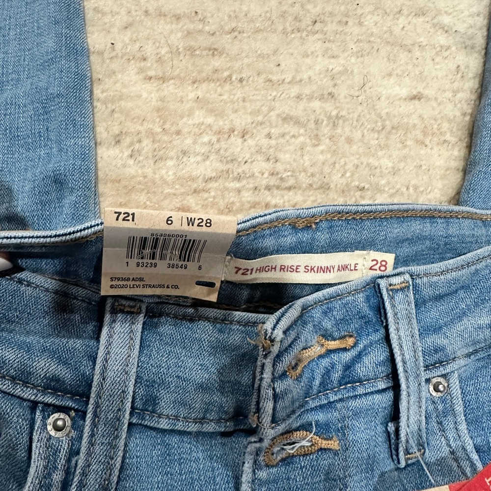 Levi's Women's High Rise Skinny Jeans - Light Blue